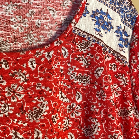 All in Love red and cream print short sleeve top, size 3XL - Picture 5 of 6